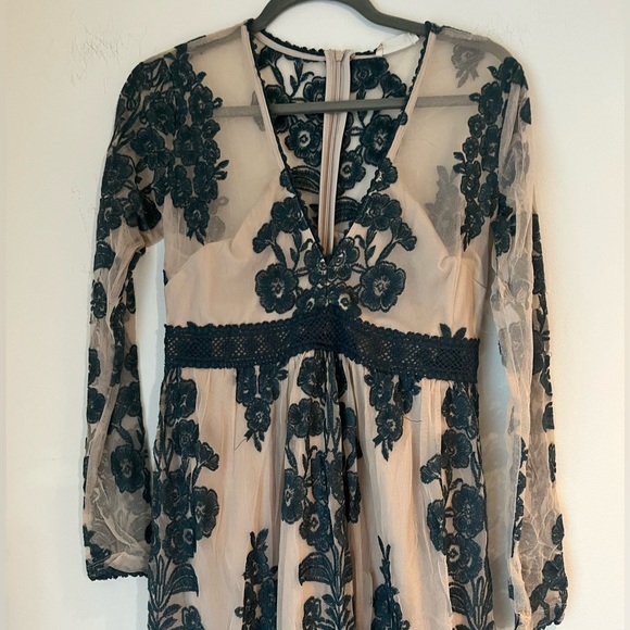 Altard State Green Lace Embroidered Mesh Dress - Picture 2 of 4